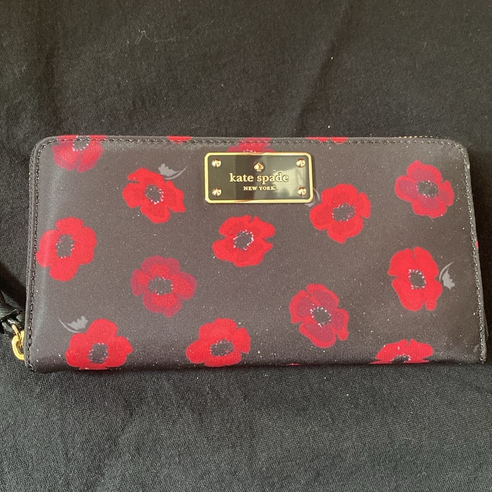 Kate Spade Wilson Road Poppy Wallet - Picture 10 of 11